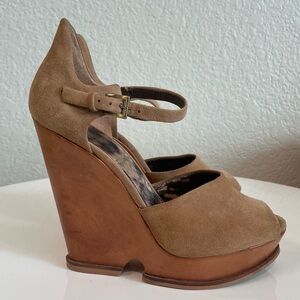 Sam Edelman tan suede open toed heels sz 9